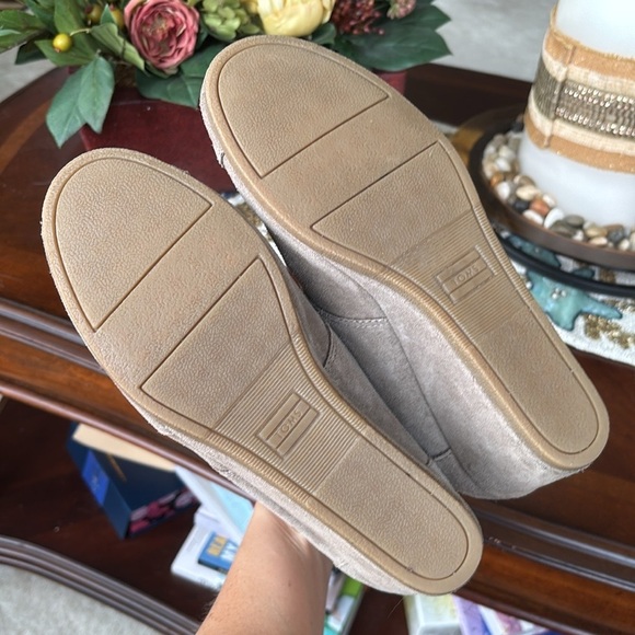 Toms Genuine Suede Desert Wedge Ankle Bootie Neutral Lace Up Rounded Toe Boots - Picture 13 of 16